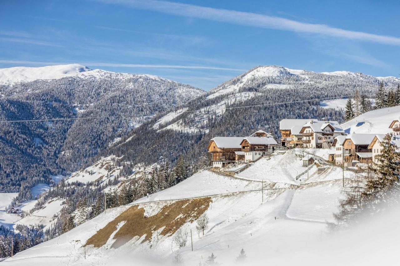 Appartamento Primo Piano San Martino in Badia Bagian luar foto