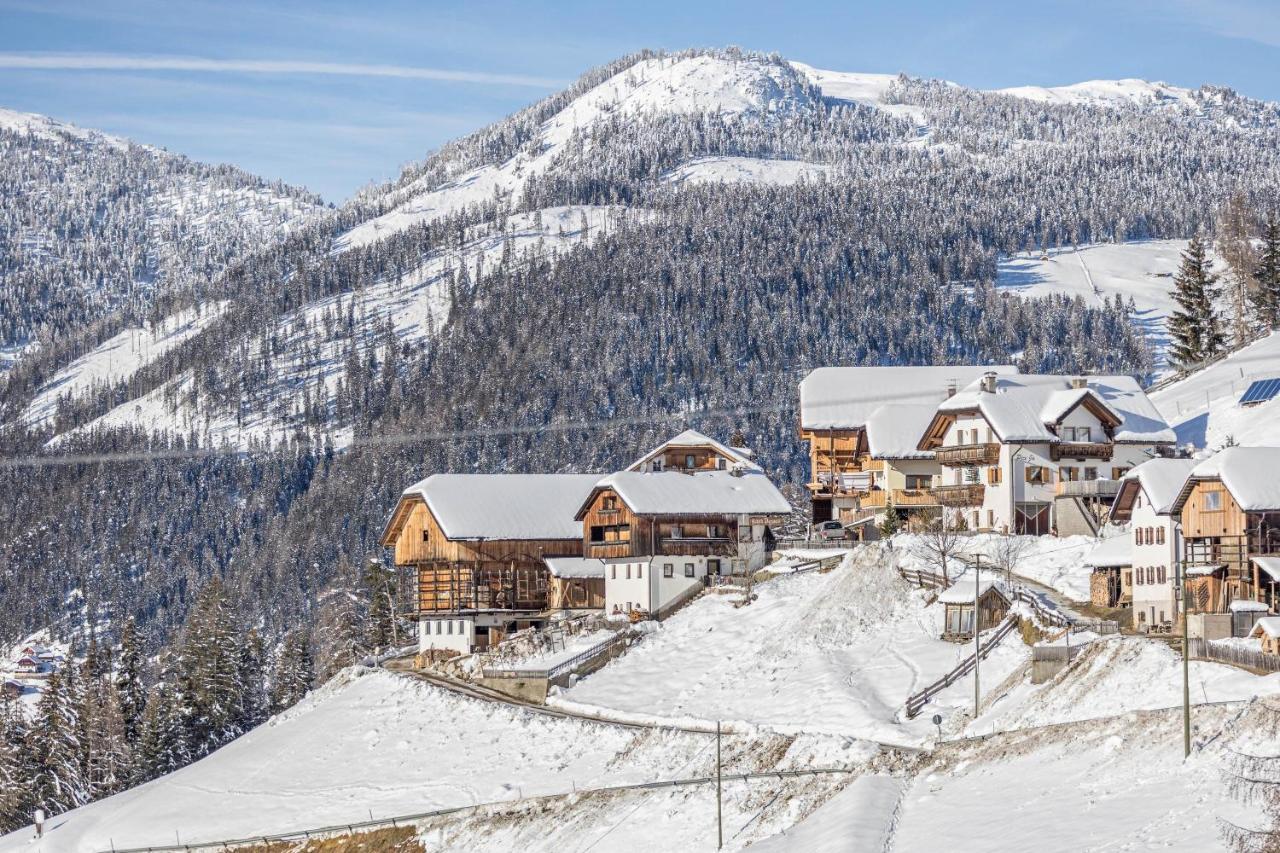Appartamento Primo Piano San Martino in Badia Bagian luar foto